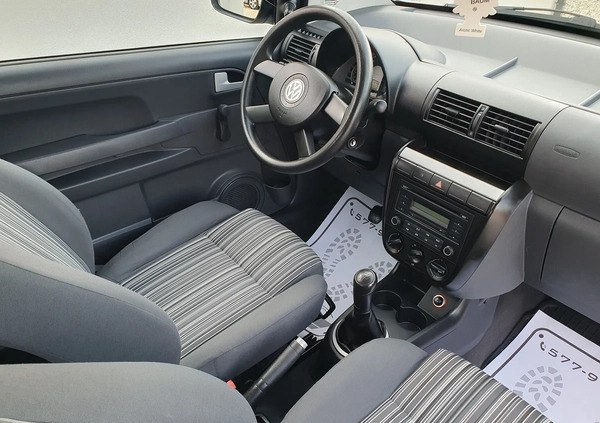 Volkswagen Fox cena 9900 przebieg: 190000, rok produkcji 2005 z Lębork małe 352